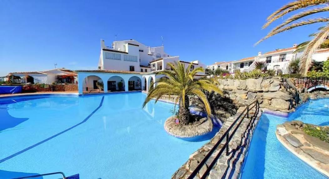 Right By The Pool Area In Capistrano Village! Nerja Exterior foto